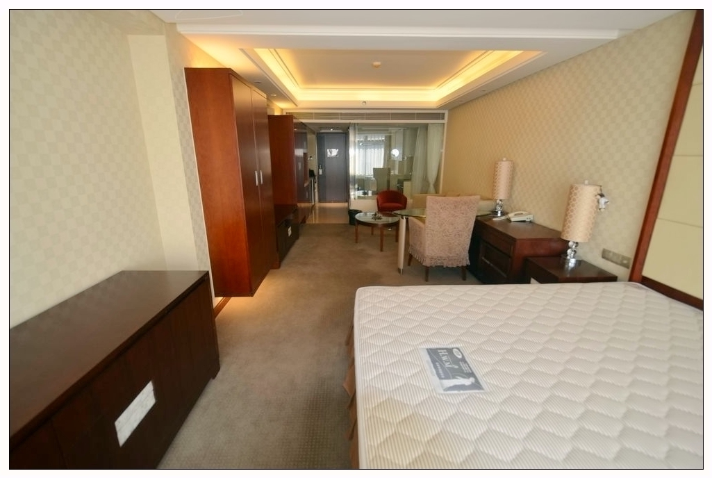 Bedrooms-Master Bedroom