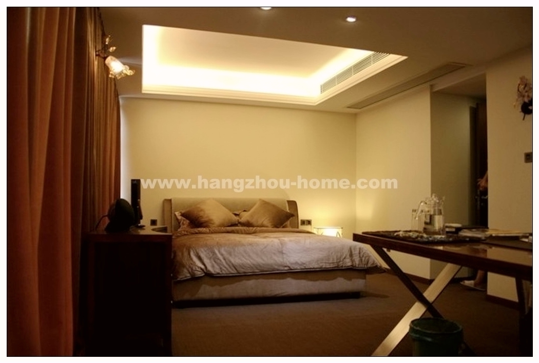 Bedrooms-Master Bedroom
