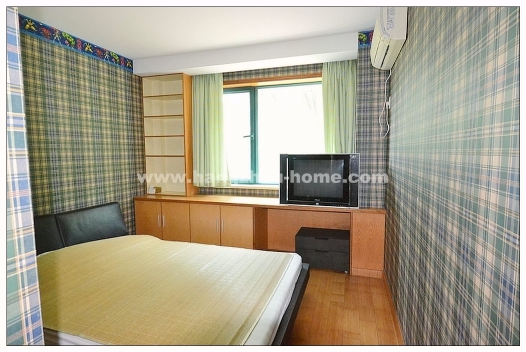 Bedrooms-Master Bedroom