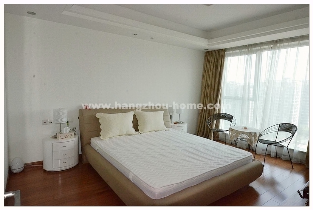 Bedrooms-Master Bedroom