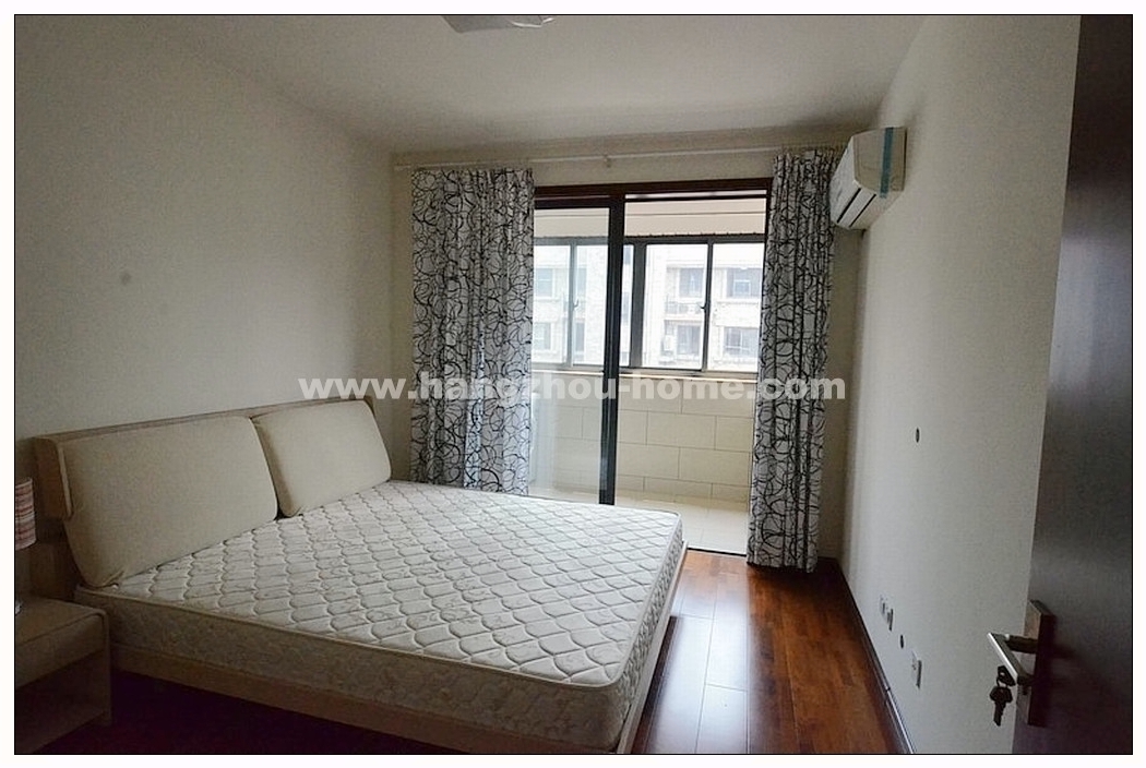Bedrooms-Master Bedroom
