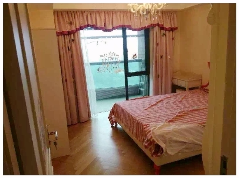 Bedrooms-Master Bedroom