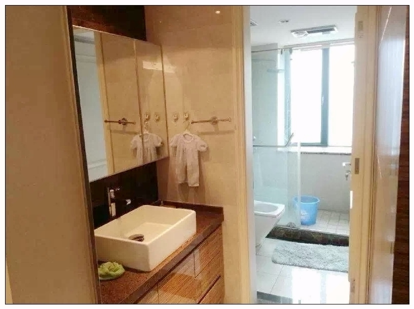 Bathrooms-Master Bathroom