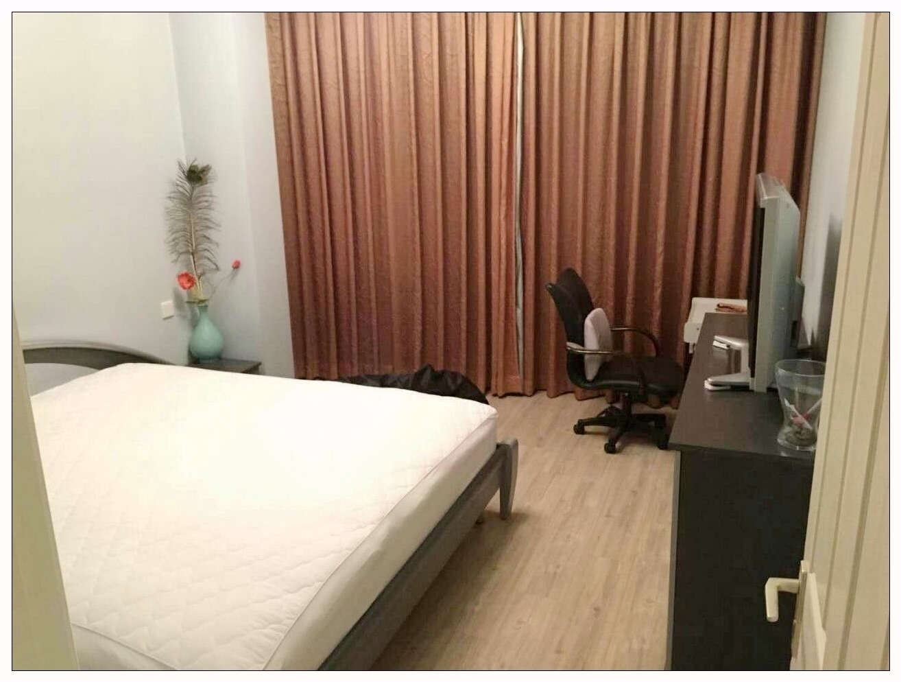 Bedrooms-Master Bedroom
