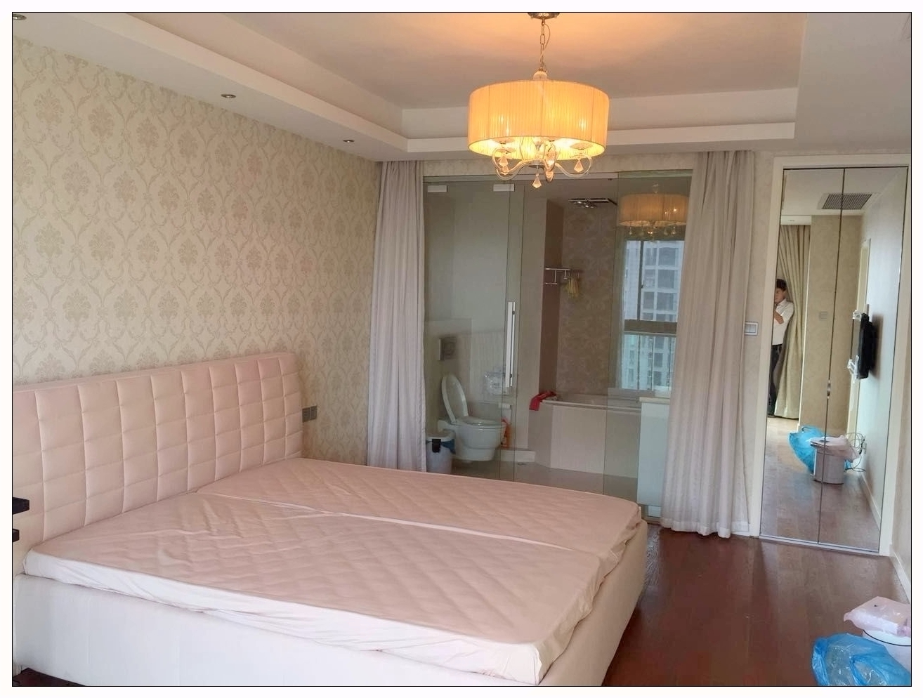 Bedrooms-Master Bedroom