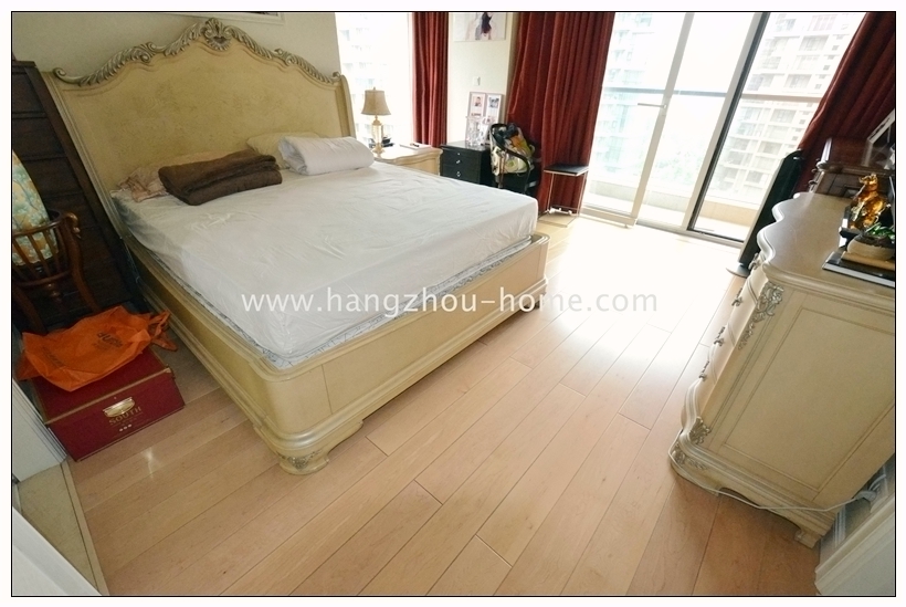Bedrooms-Master Bedroom