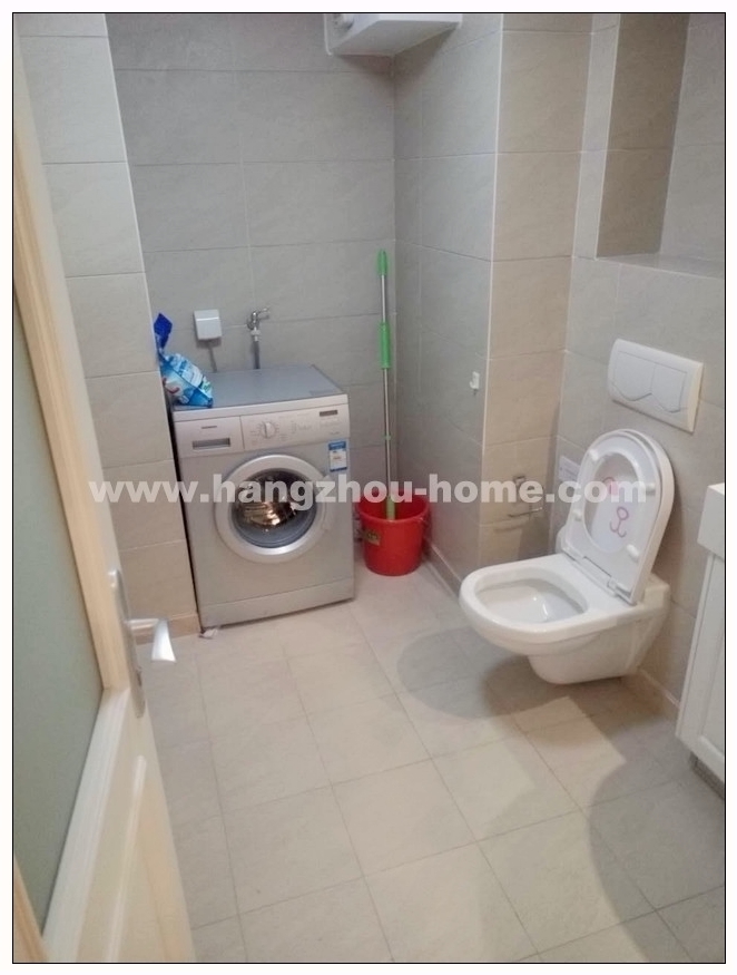 Bathrooms-Master Bathroom