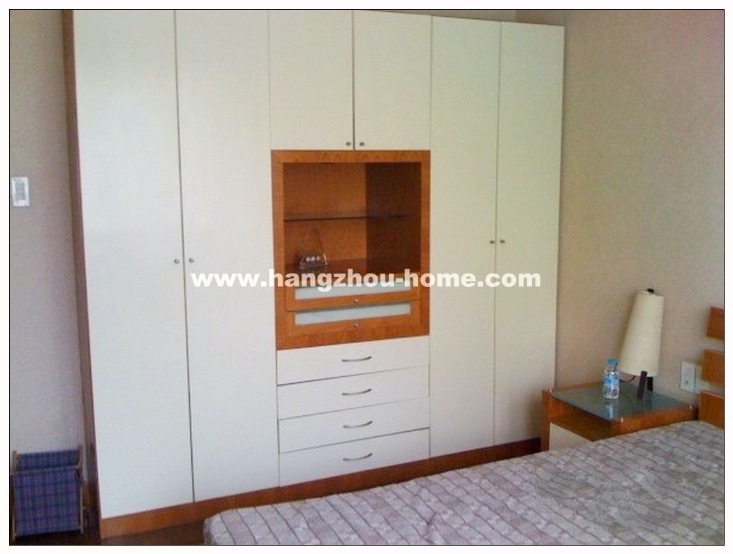 Bedrooms-Master Bedroom