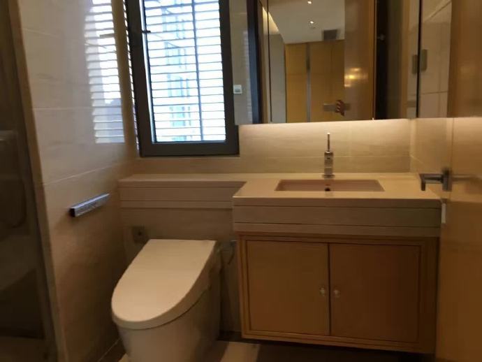 Bathrooms-Master Bathroom