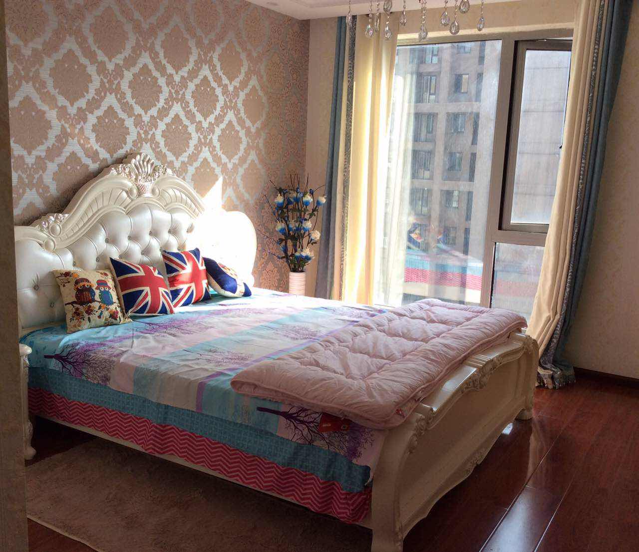 Bedrooms-Master Bedroom
