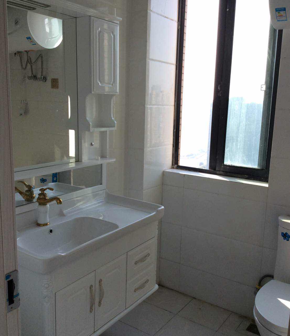 Bathrooms-Master Bathroom