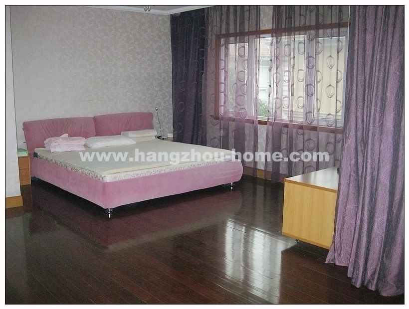 Bedrooms-Master Bedroom