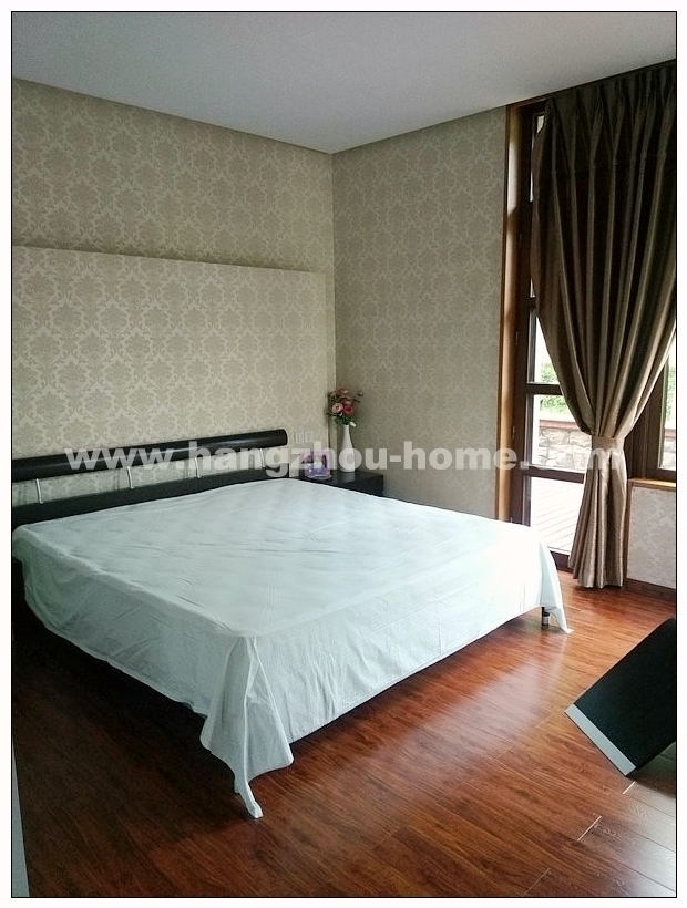 Bedrooms-Master Bedroom