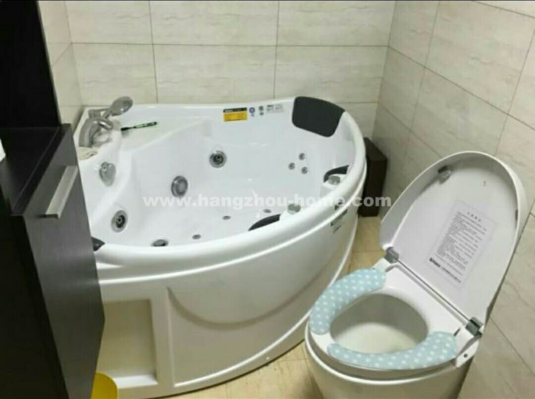 Bathrooms-Master Bathroom