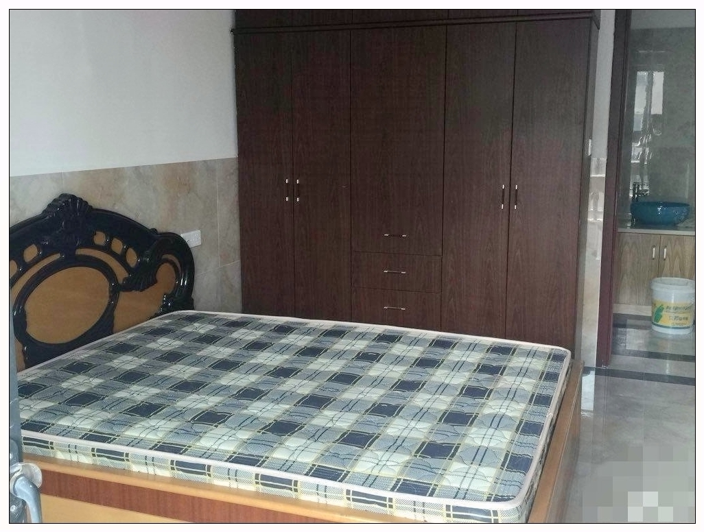 Bedrooms-Master Bedroom