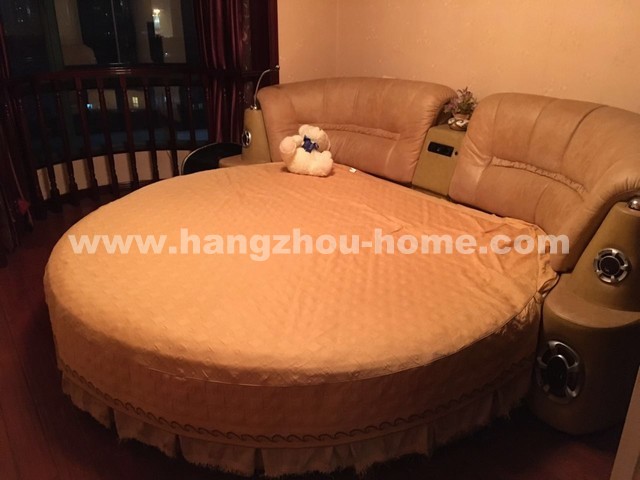 Bedrooms-Master Bedroom