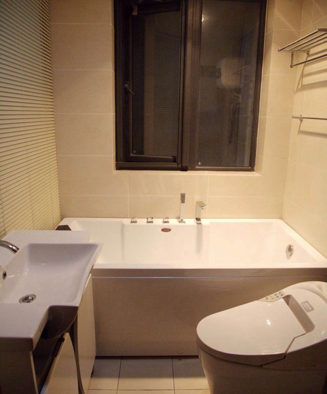 Bathrooms-Master Bathroom