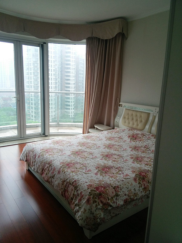 Bedrooms-Master Bedroom
