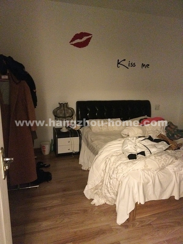 Bedrooms-Master Bedroom