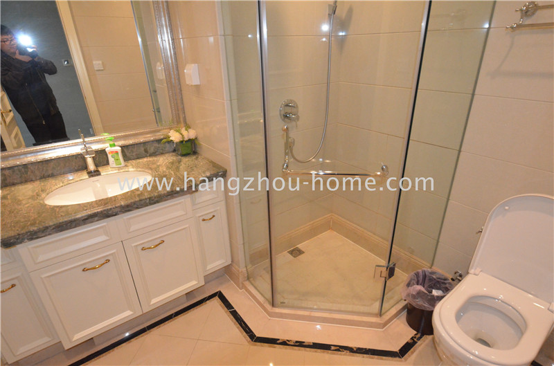 Bathrooms-Master Bathroom