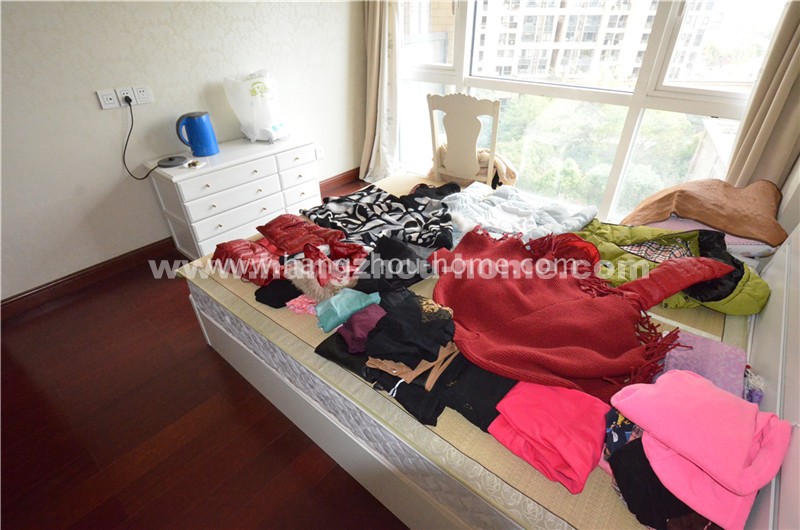 Bedrooms-Master Bedroom