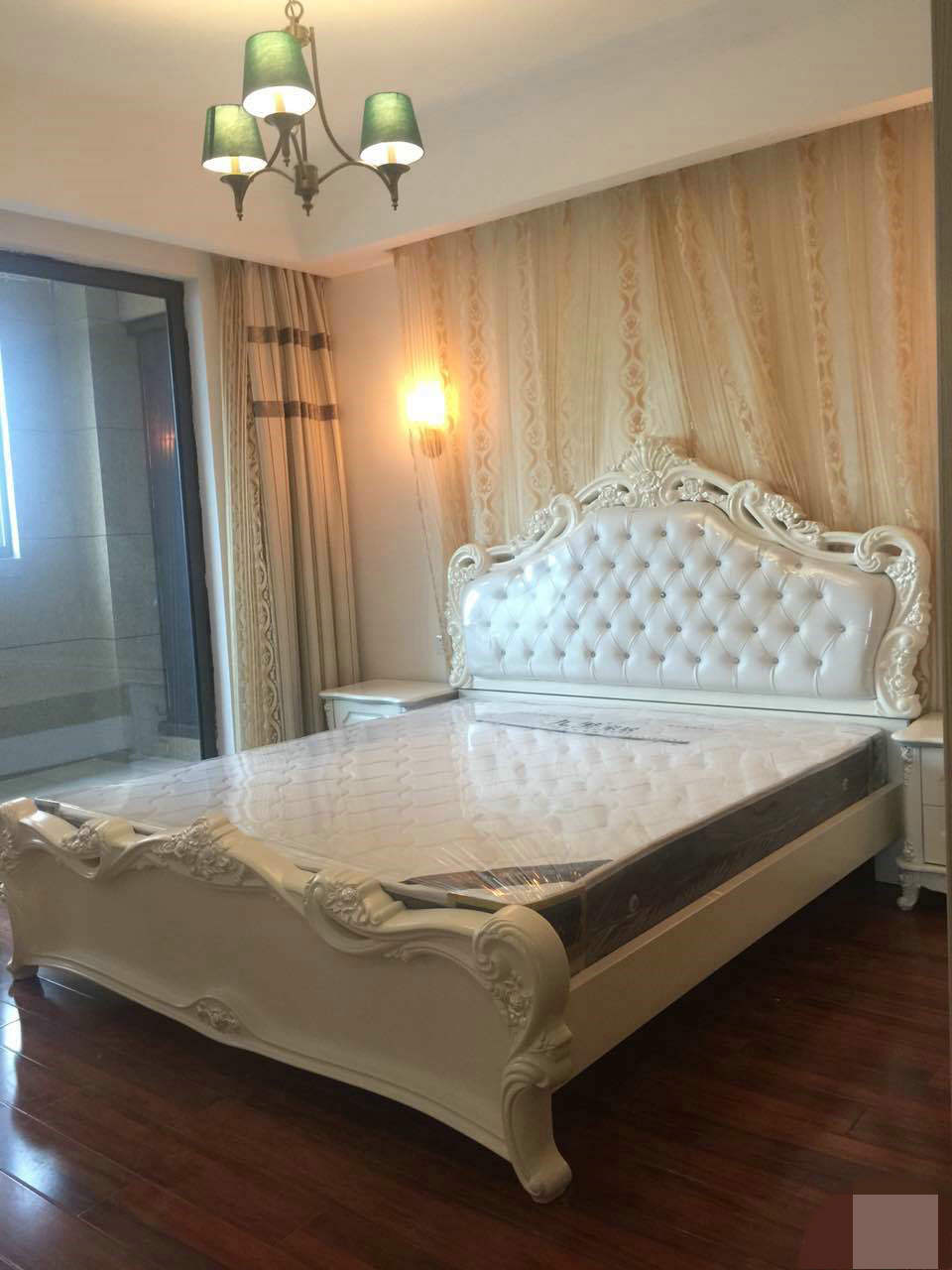 Bedrooms-Master Bedroom