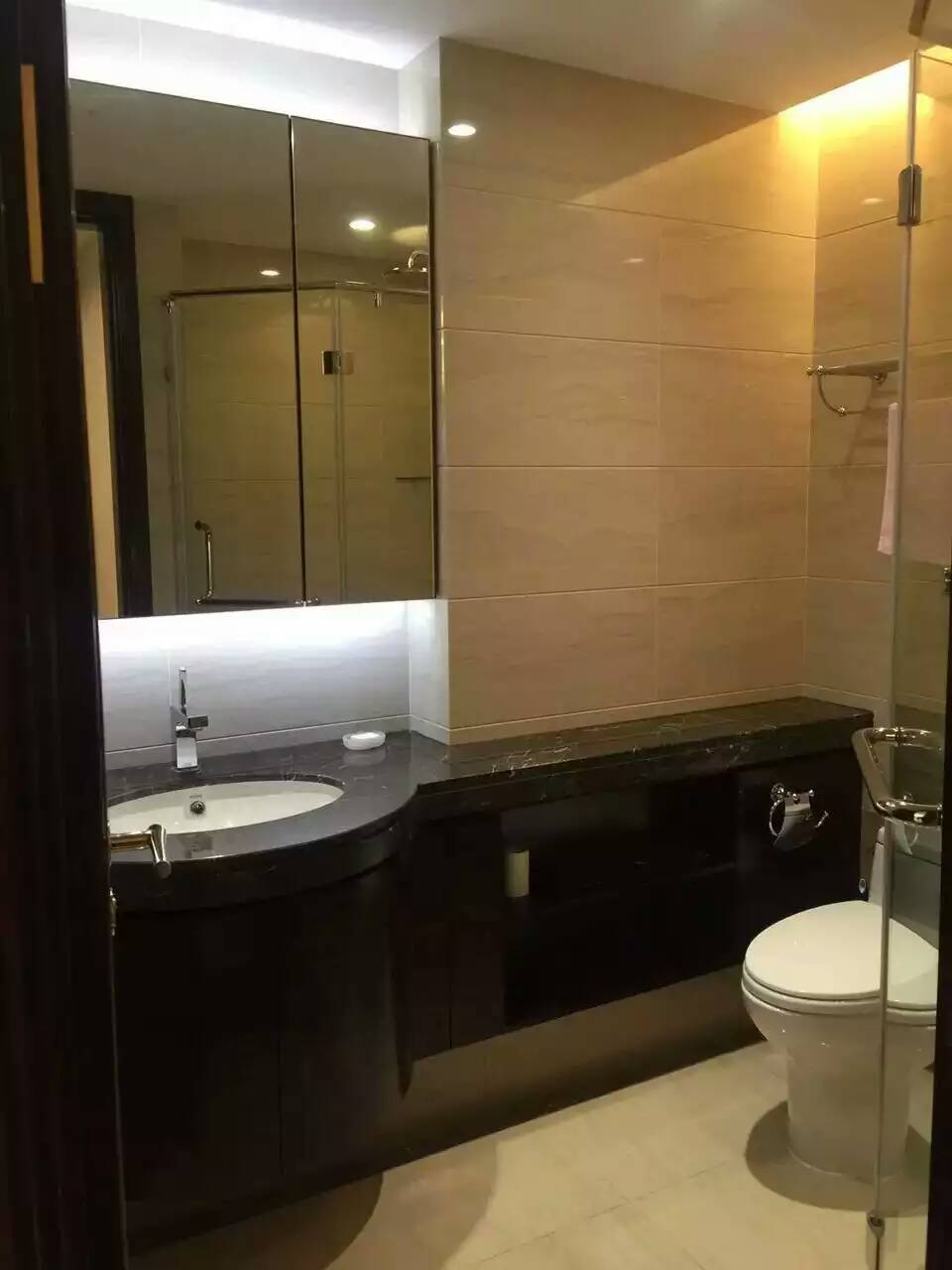 Bathrooms-Master Bathroom