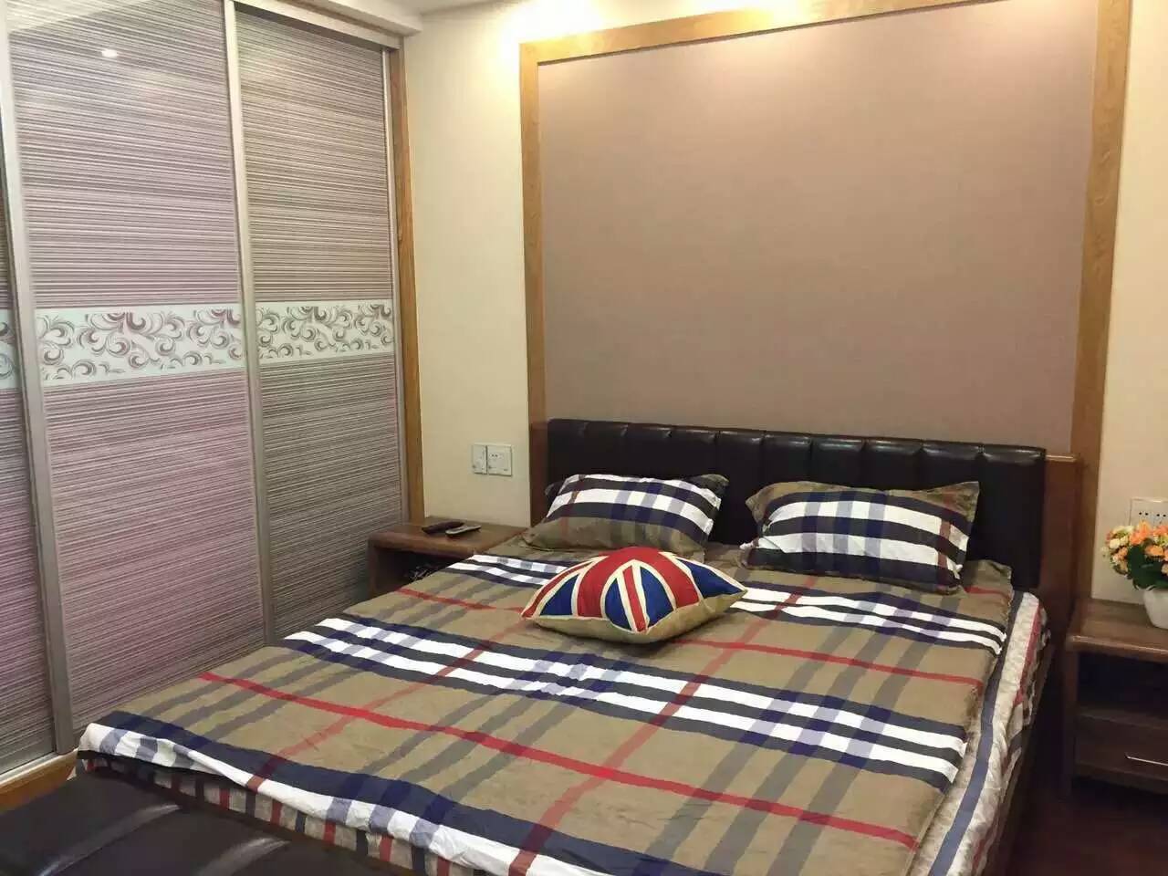 Bedrooms-Master Bedroom