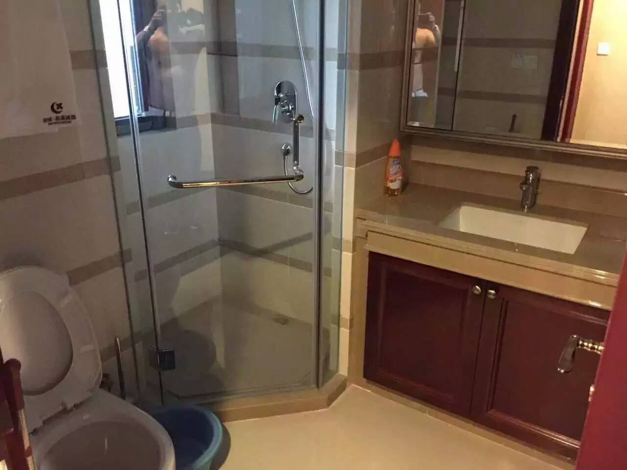 Bathrooms-Master Bathroom