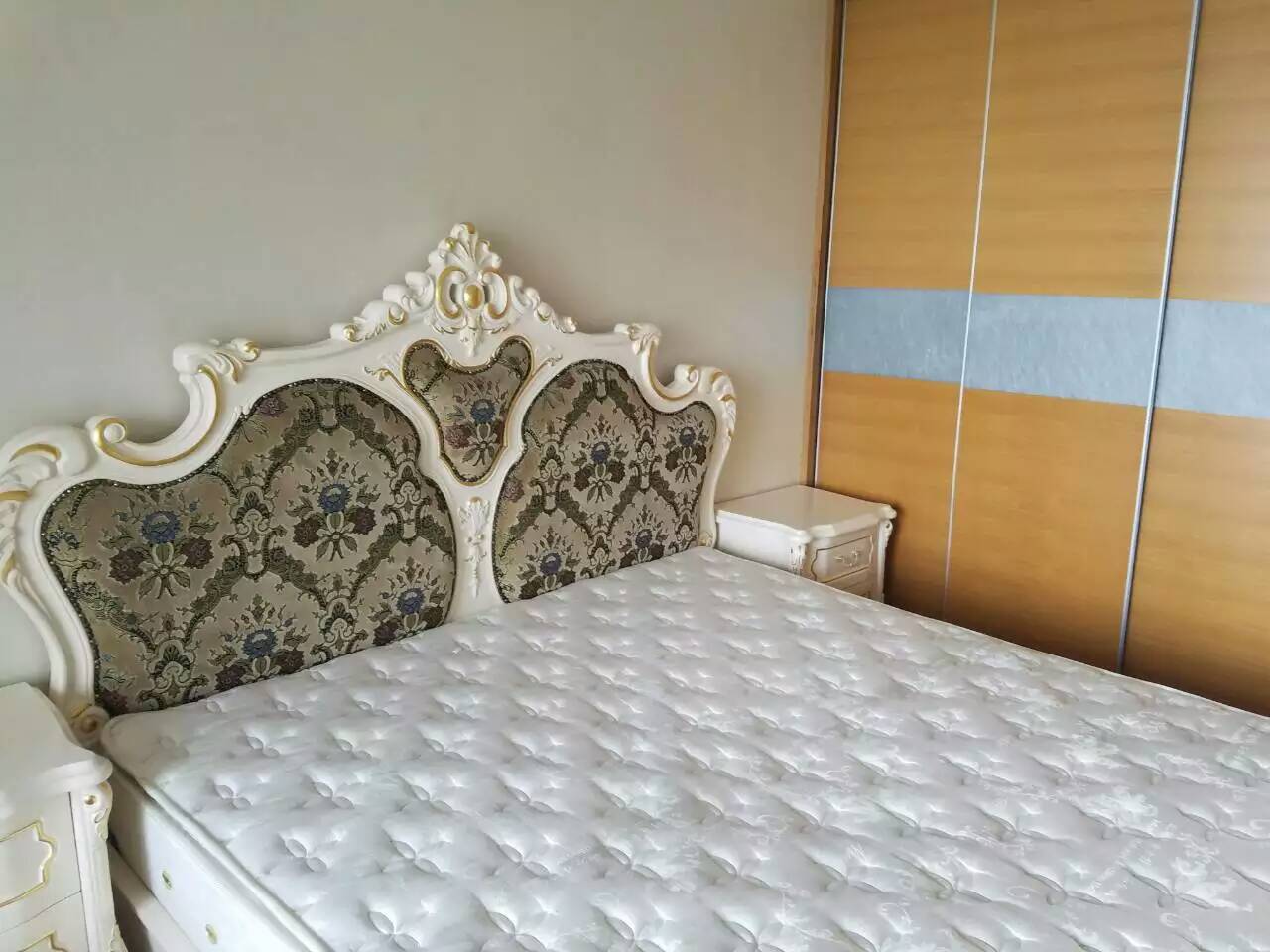 Bedrooms-Master Bedroom