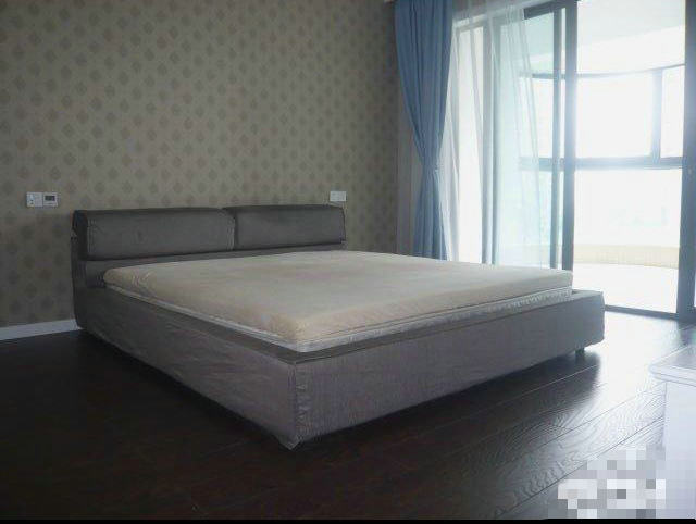 Bedrooms-Master Bedroom