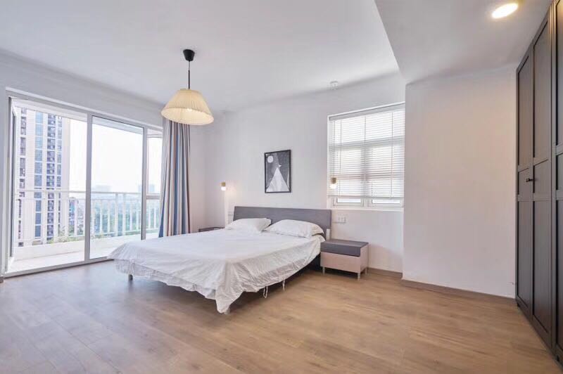 Bedrooms-Master Bedroom