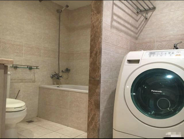Bathrooms-Master Bathroom