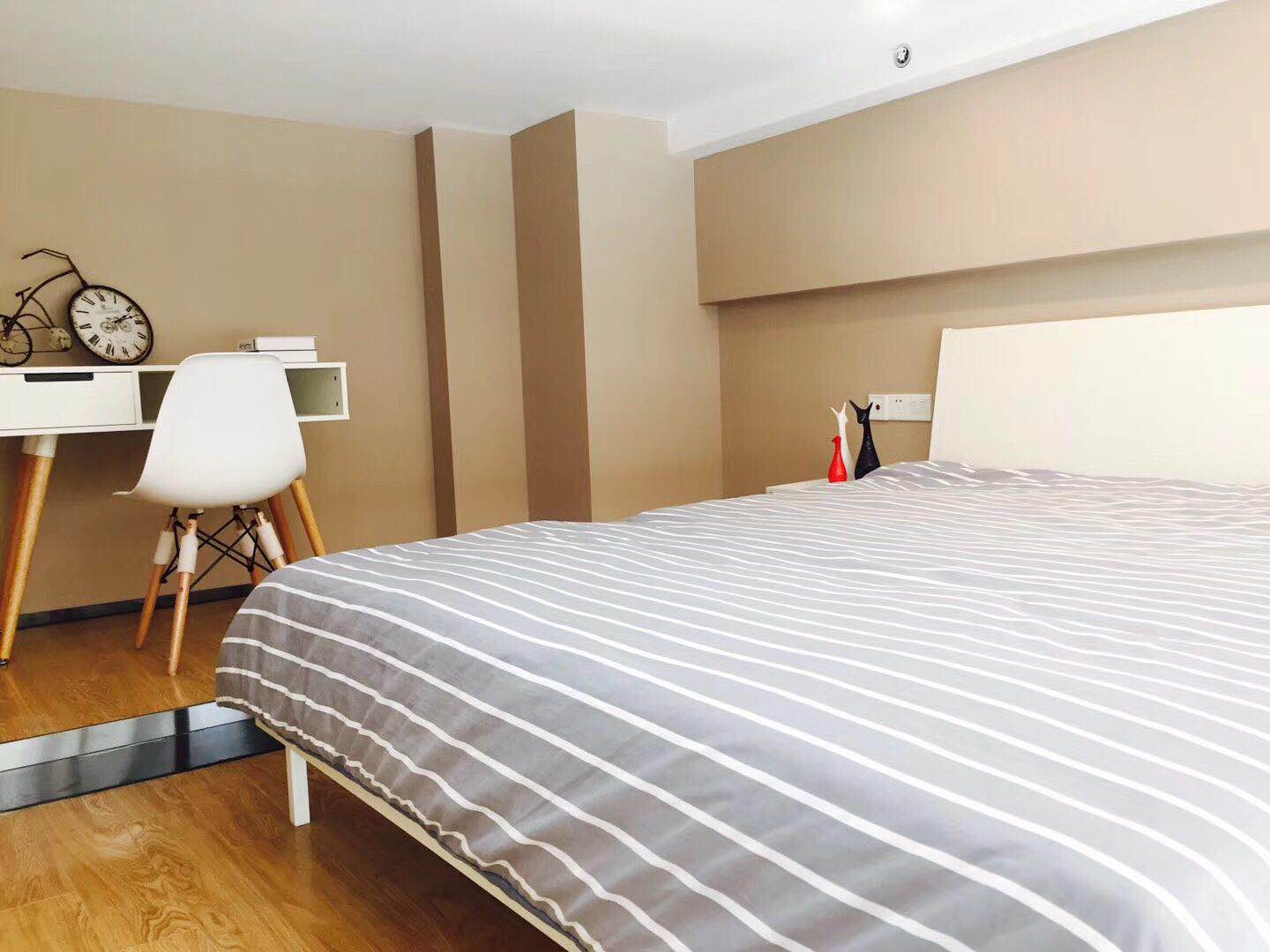 Bedrooms-Master Bedroom