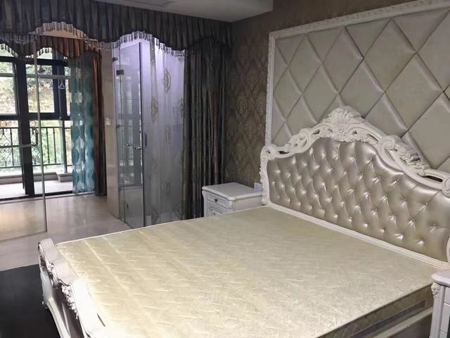 Bedrooms-Master Bedroom