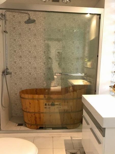 Bathrooms-Master Bathroom