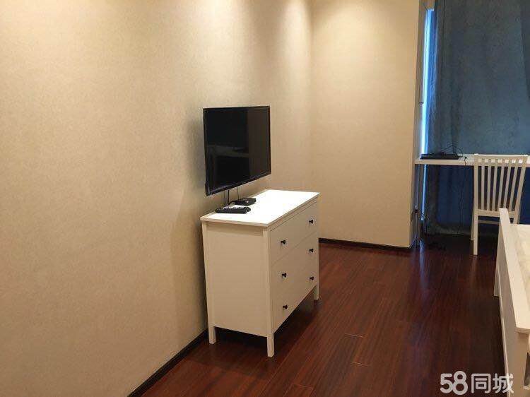 Bedrooms-Master Bedroom