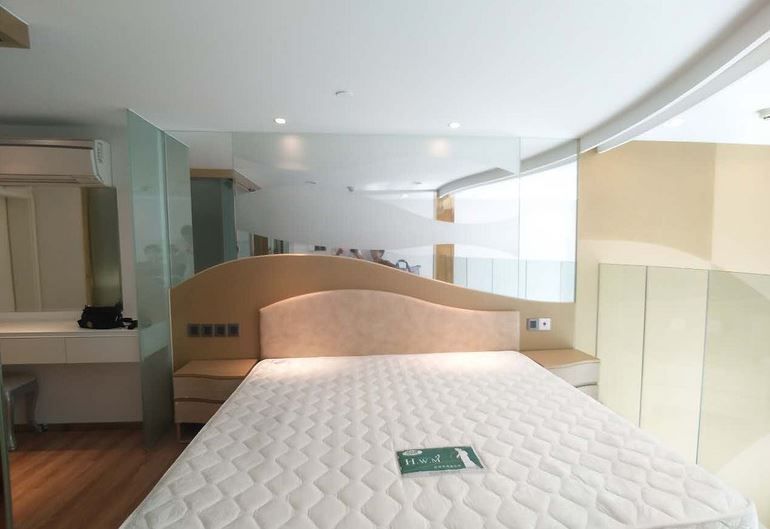 Bedrooms-Master Bedroom