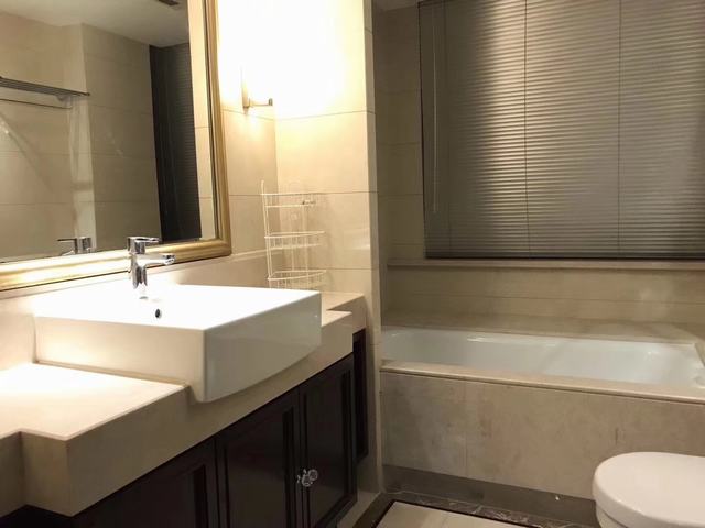 Bathrooms-Master Bathroom
