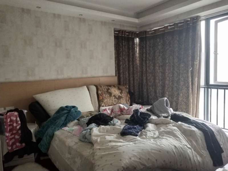 Bedrooms-Master Bedroom
