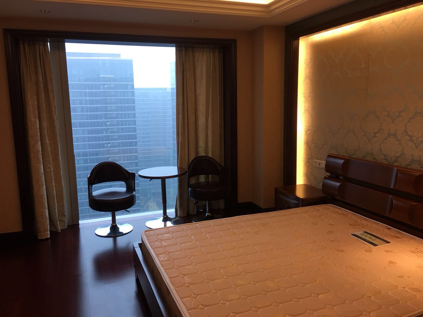 Bedrooms-Master Bedroom