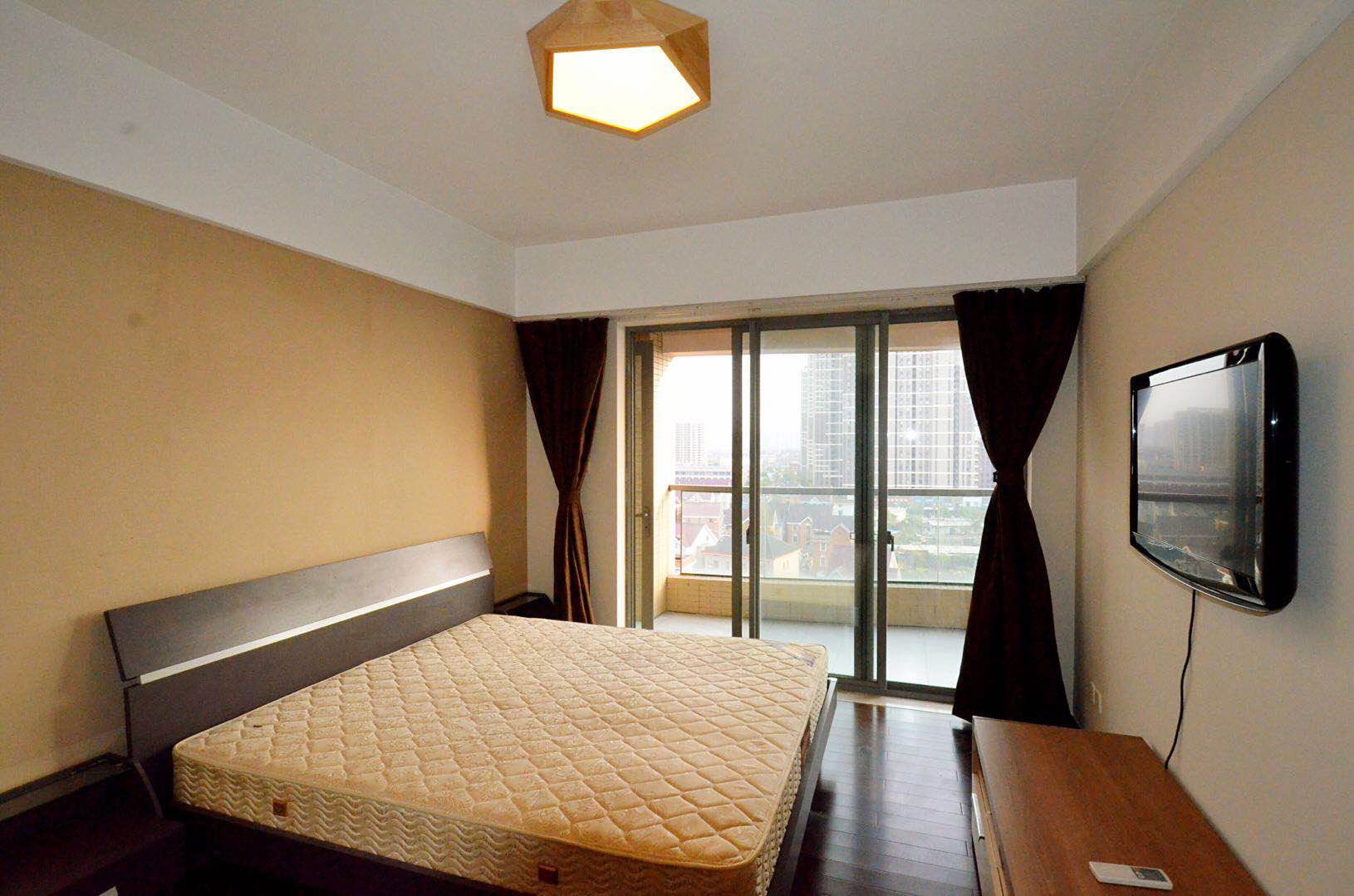 Bedrooms-Master Bedroom