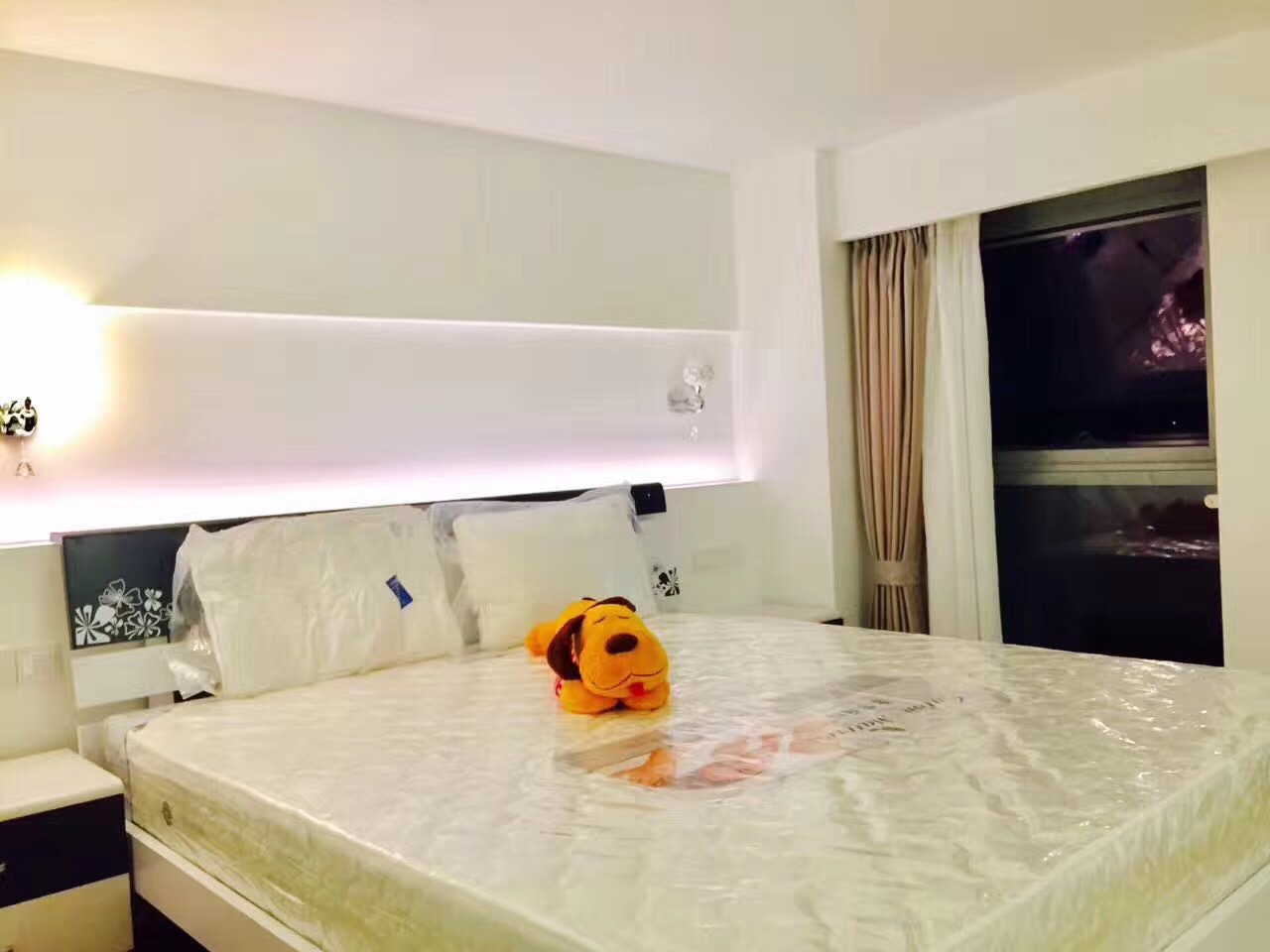Bedrooms-Master Bedroom