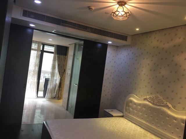 Bedrooms-Master Bedroom
