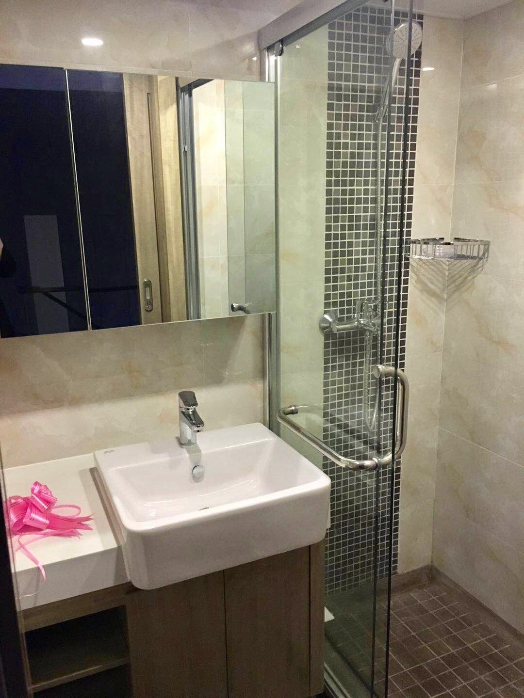 Bathrooms-Master Bathroom