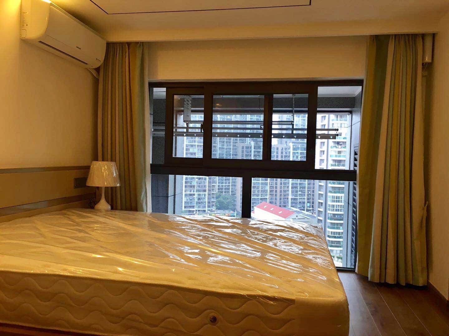 Bedrooms-Master Bedroom