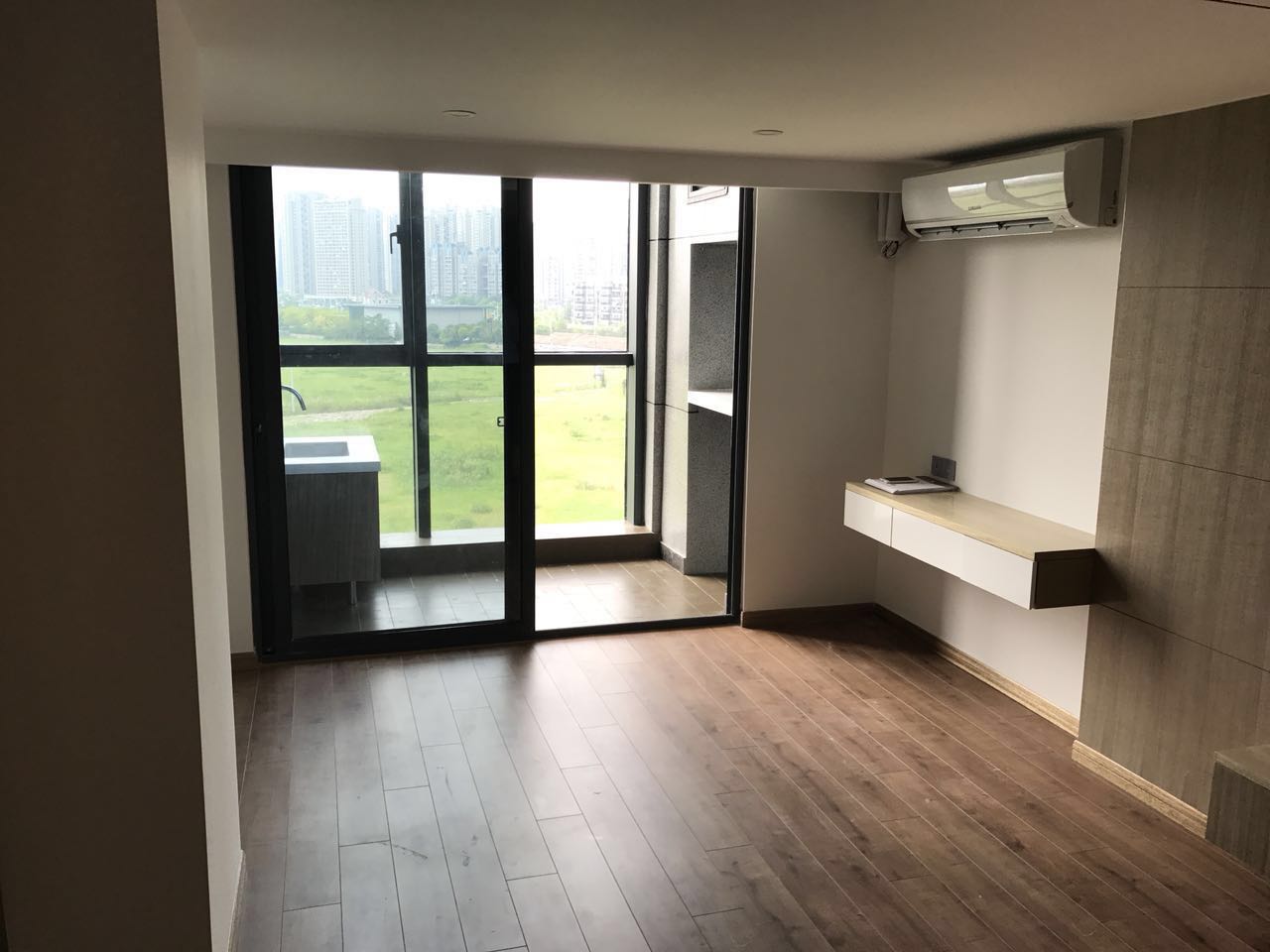 Bedrooms-Master Bedroom