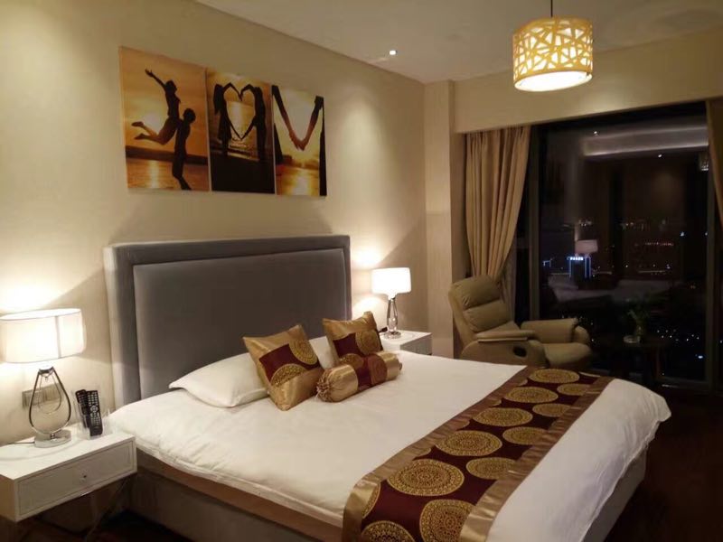 Bedrooms-Master Bedroom