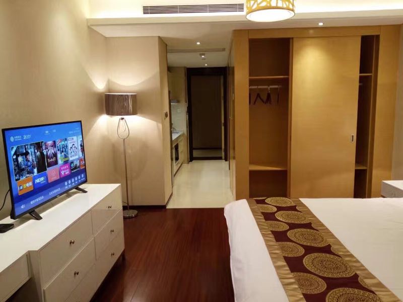 Bedrooms-Master Bedroom
