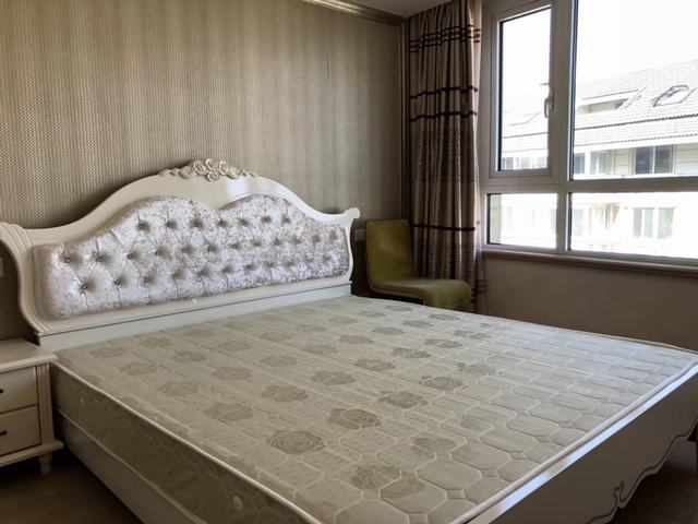 Bedrooms-Master Bedroom